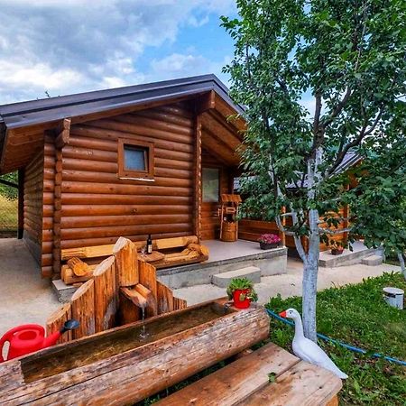 Holiday Bungalows & Food Плав Екстериор снимка