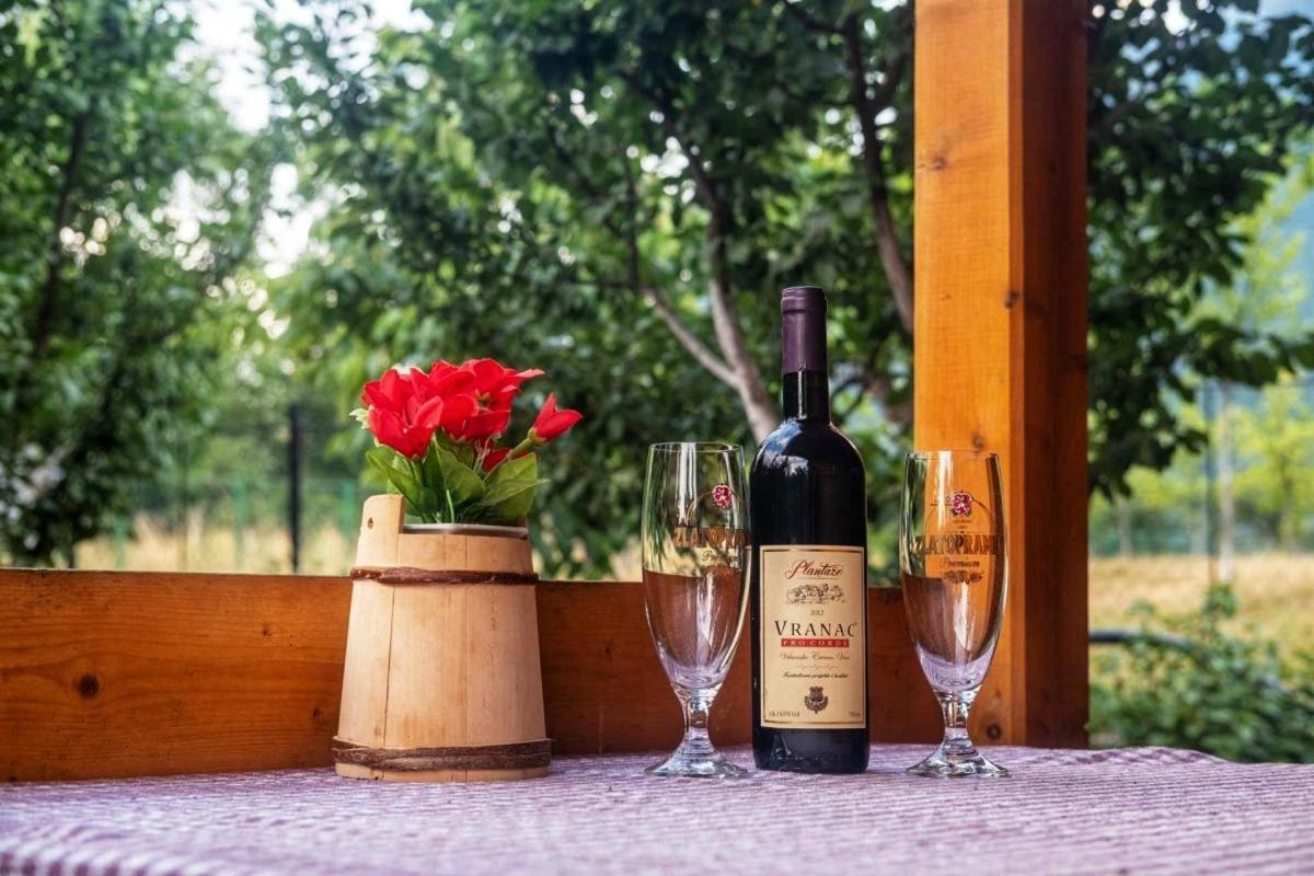 Holiday Bungalows & Food Плав Екстериор снимка