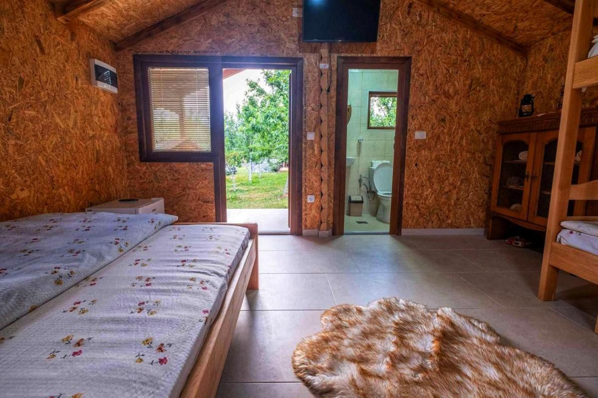 Holiday Bungalows & Food Плав Екстериор снимка