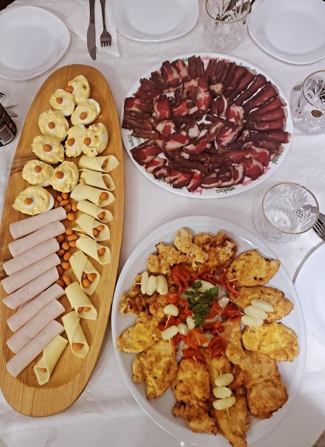 Holiday Bungalows & Food Плав Екстериор снимка