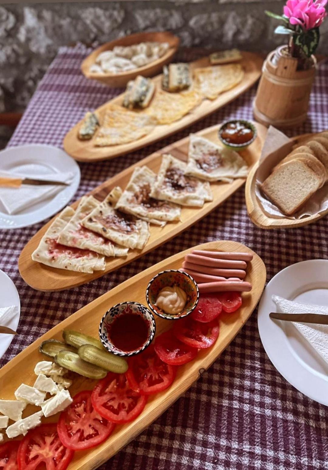 Holiday Bungalows & Food Плав Екстериор снимка