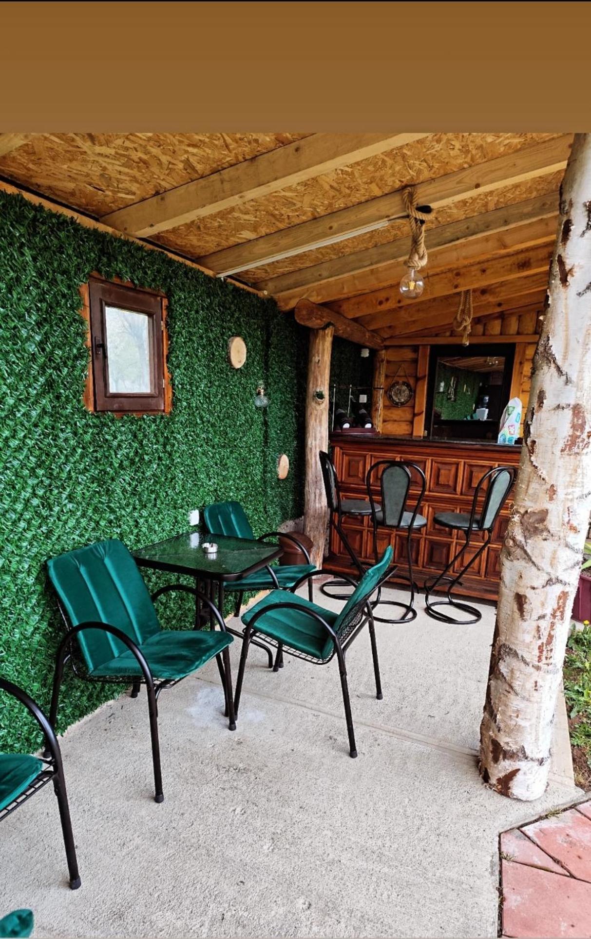 Holiday Bungalows & Food Плав Екстериор снимка
